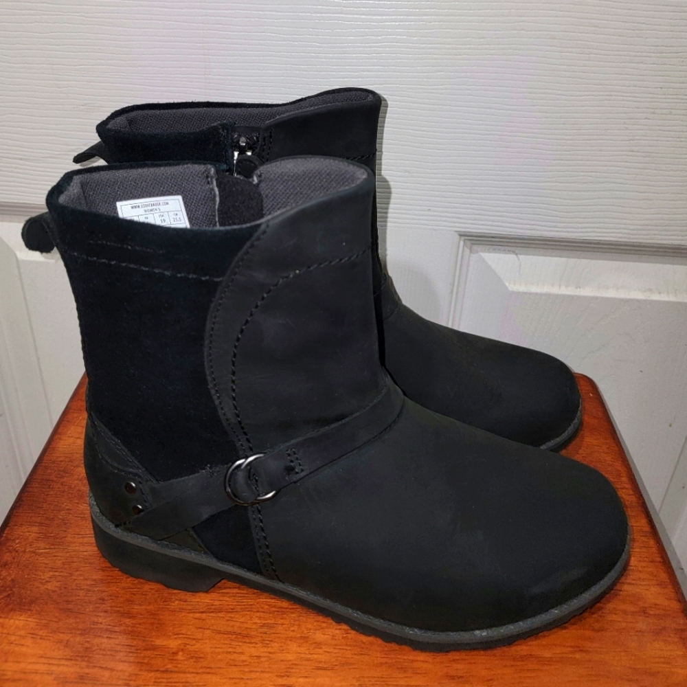 Eddie Bauer Women's Covey Boots